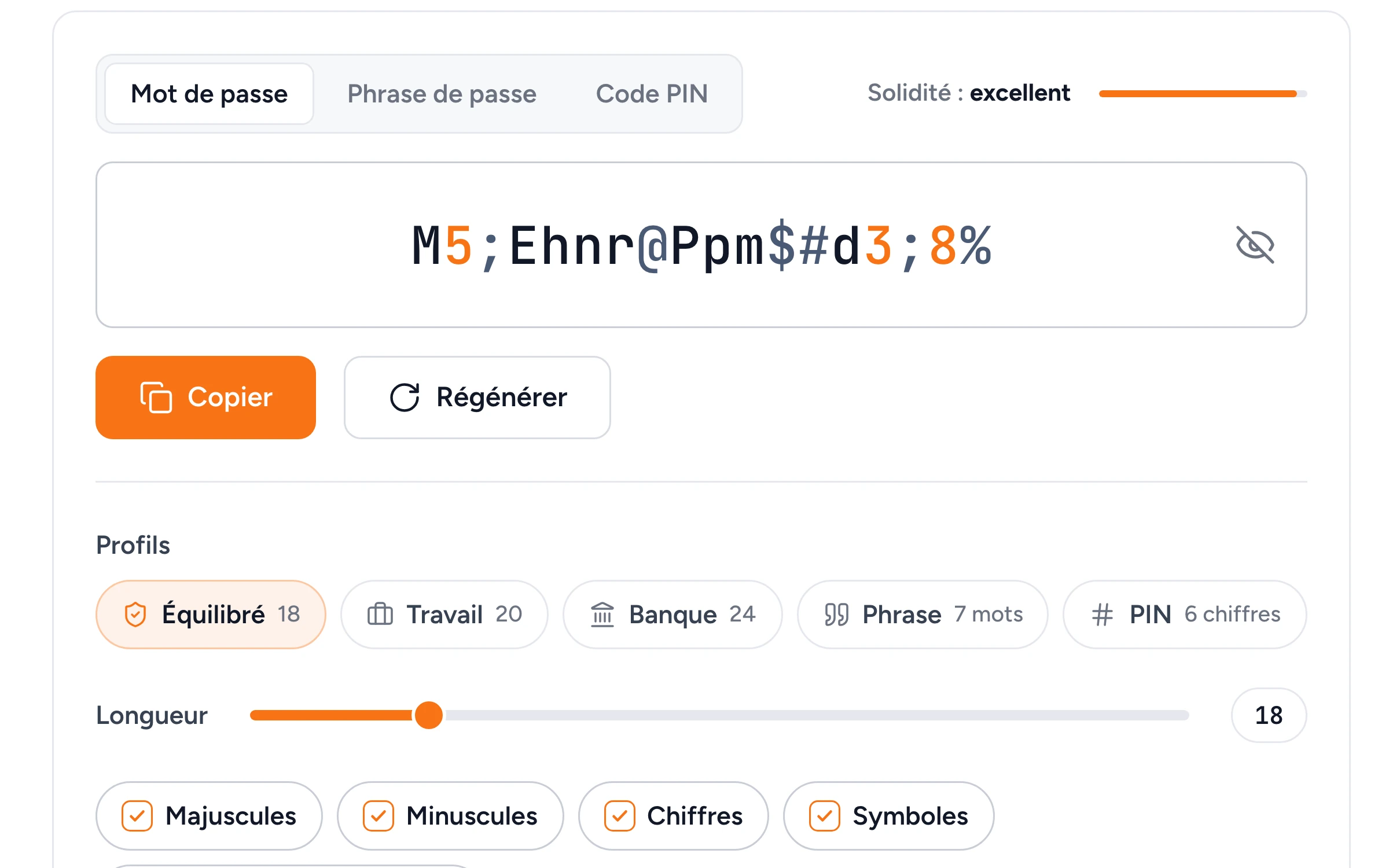 Le générateur sur ordinateur, vu de près : les onglets Mot de passe, Phrase de passe et Code PIN, la solidité « excellent », un mot de passe de 18 caractères, les boutons Copier et Régénérer, les cinq profils, le curseur de longueur et les pastilles Majuscules, Minuscules, Chiffres et Symboles cochées.